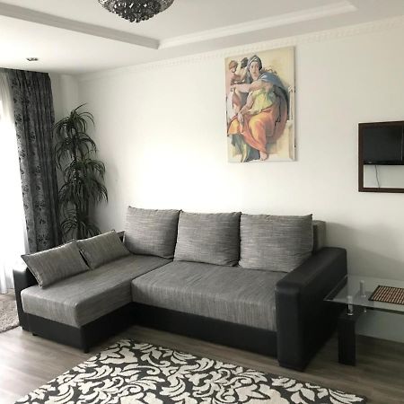 Fine Apartment Елгава Экстерьер фото
